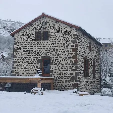 Chambres d'hôtes 4 personnes  Le Moulin du Cheix Maison d'hôtes
