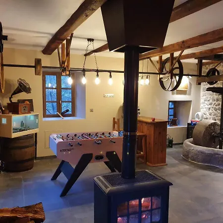 Maison d'hôtes Chambres d'hôtes 4 personnes  Le Moulin du Cheix